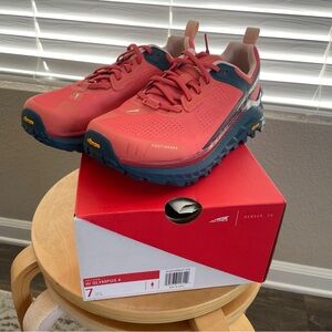 Altra Olympus 4 Coral/Navy Trail Running Shoe - Womens 7 NIB